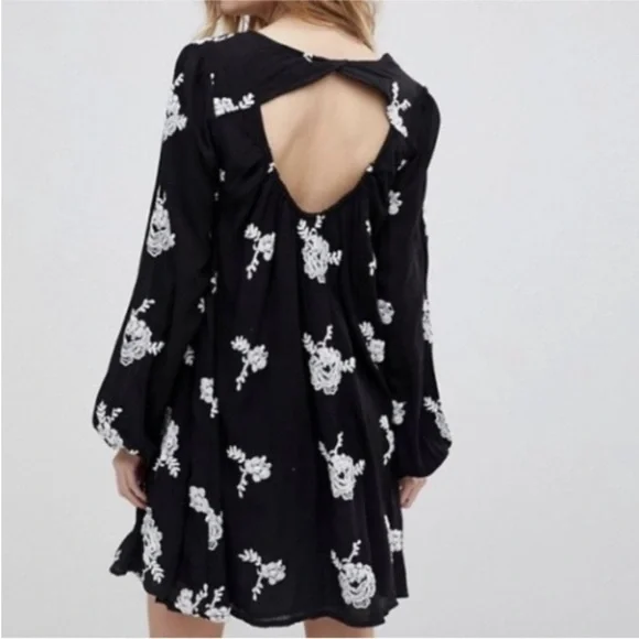Free People Austin embroidered mini dress Sz.M - Picture 2 of 6